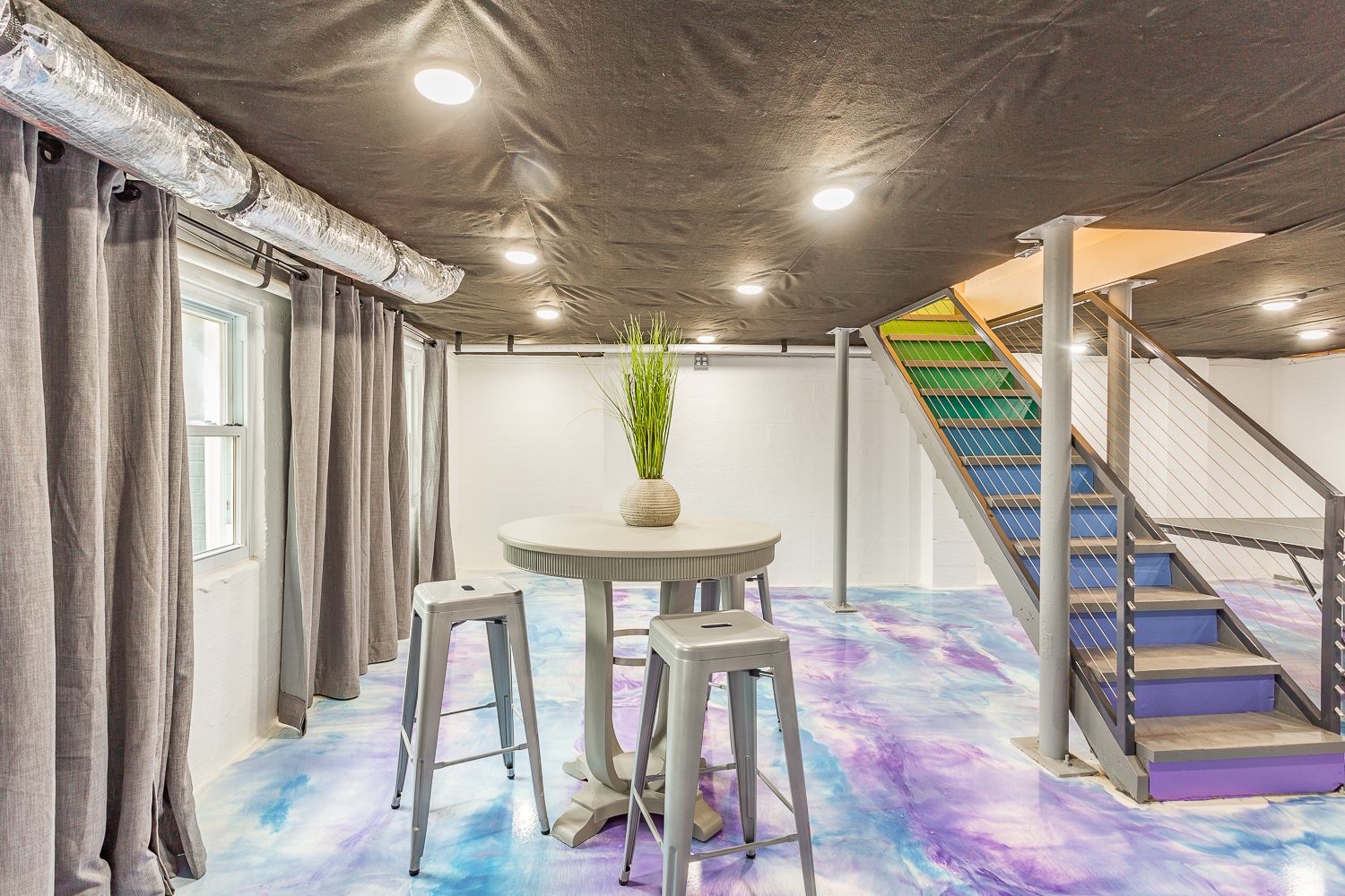 plenty of light for lounging - 8011 Shallowford Rd