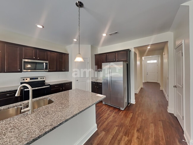 Building Photo - 5924 Hagar Vly Dr