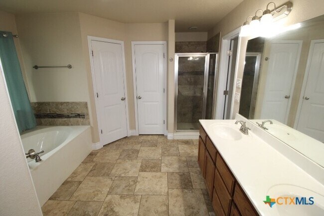 Building Photo - 1128 Pheasant Cir