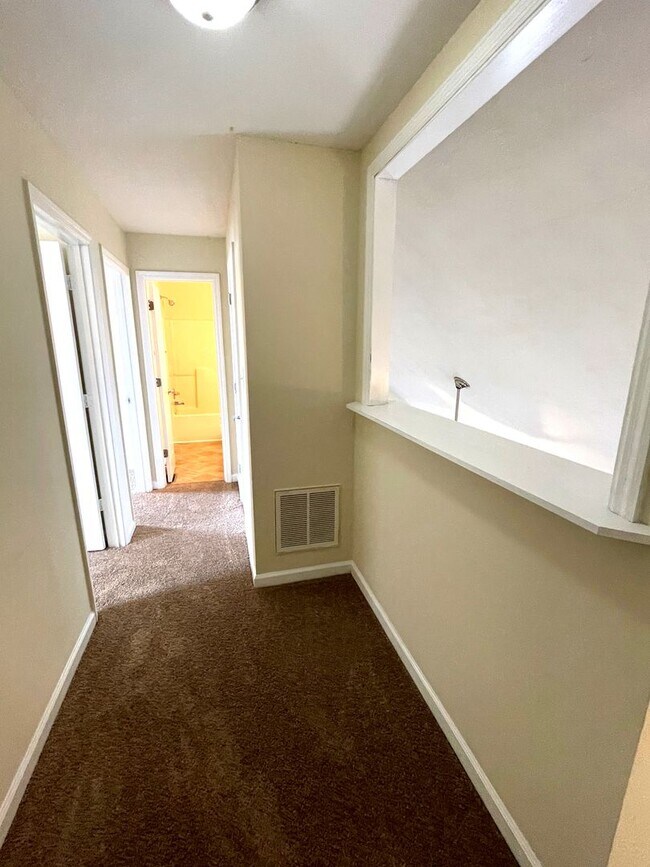 Building Photo - 1028 Cherry Hills Ct