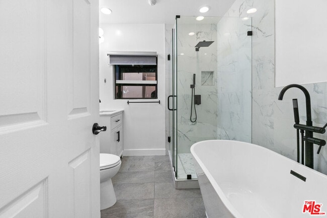 Building Photo - 8643 Clifton Way