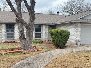 Building Photo - 1700 W Mesa Park Dr