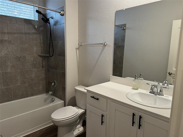 Building Photo - 2165 Barx Dr