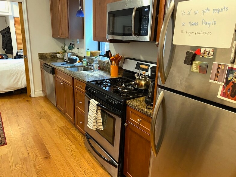 Building Photo - 64 Louis Prang St