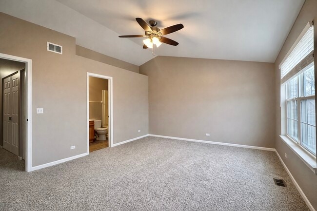 Building Photo - 14527 Patriot Square Dr E