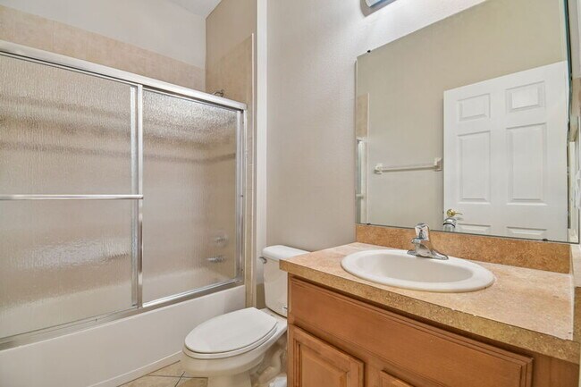 Building Photo - 127 Silver Falls Dr