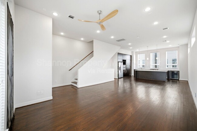 Building Photo - 3131 Leeland St
