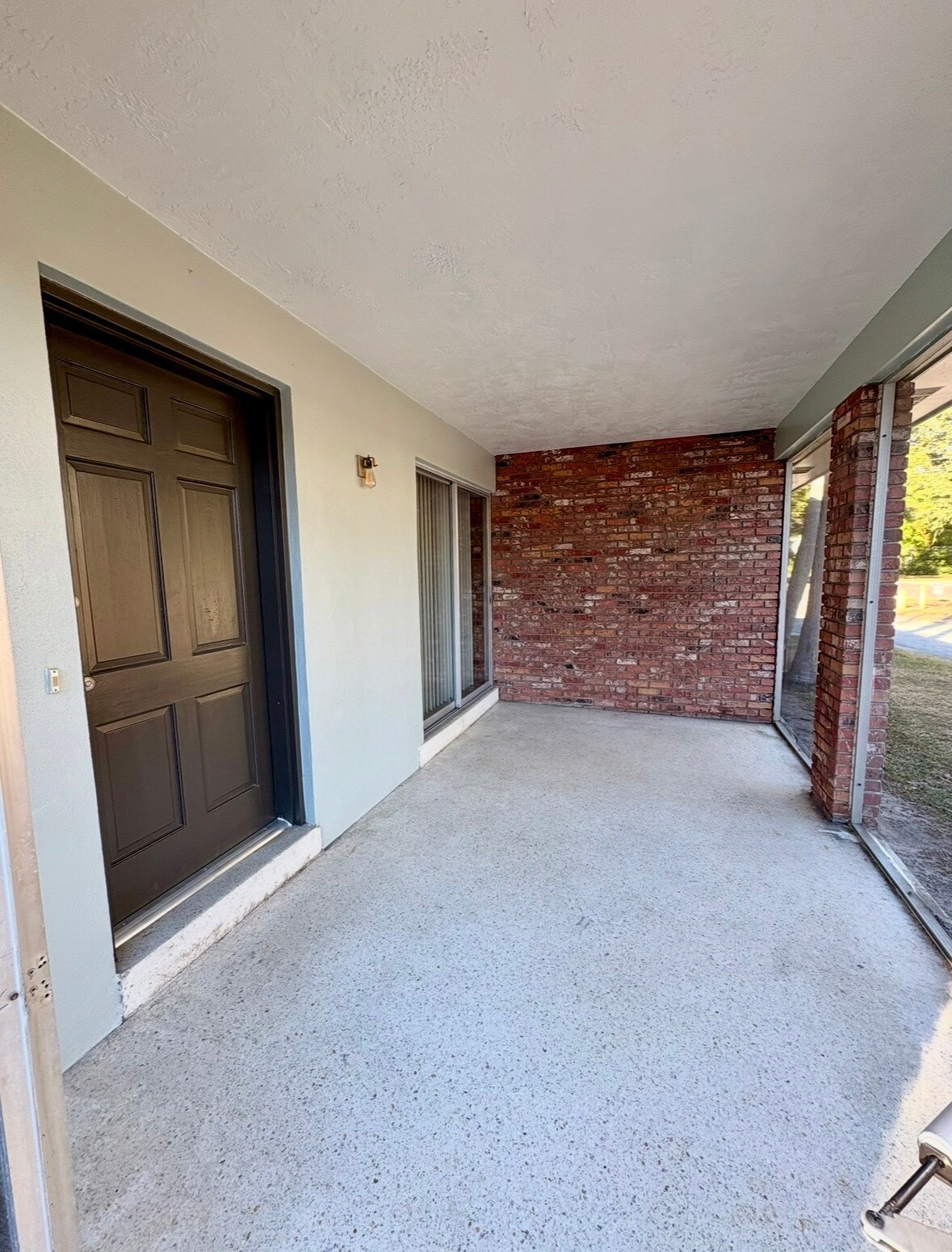 Building Photo - 153 New York Ave