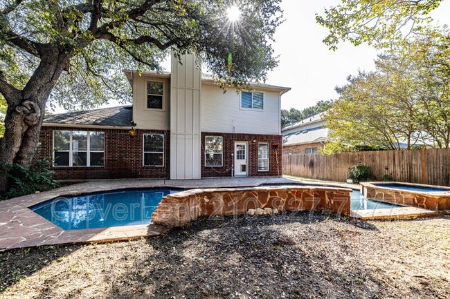 Building Photo - 16615 Raven Glenn