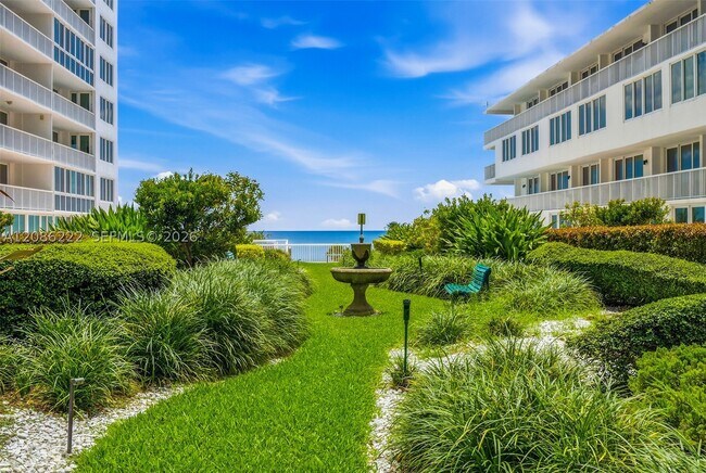Building Photo - 5401 Collins Ave