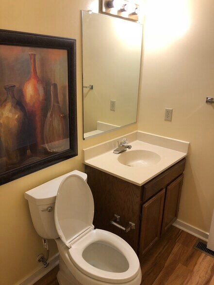 Building Photo - 4114 Bush Lake Dr