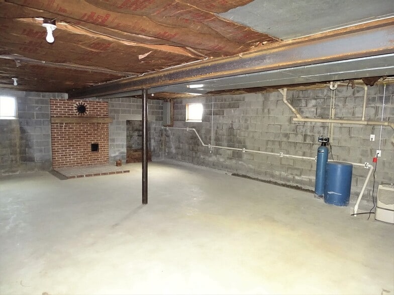 Building Photo - 2228 Junction Rd