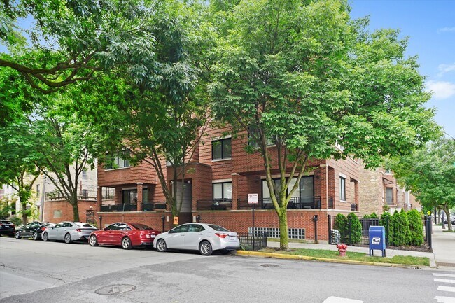 Building Photo - 1952 N Honore St