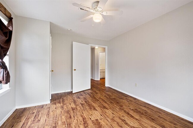 Building Photo - 6618 Cherrywood Ln