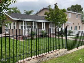 Building Photo - 10305 Floralita Ave