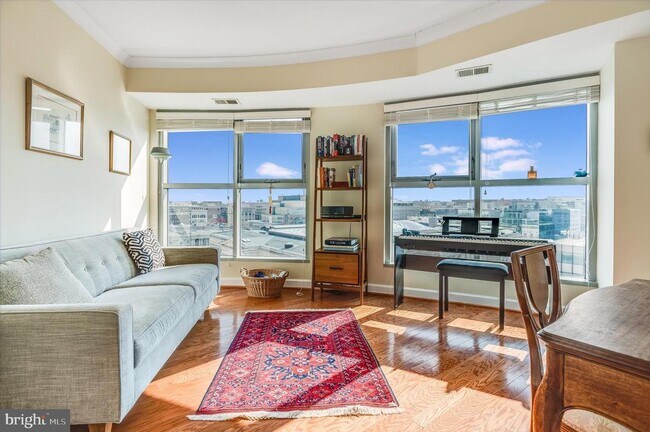 Primary Photo - 777 7th St NW