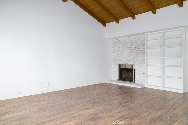 Building Photo - 480 N Abby St