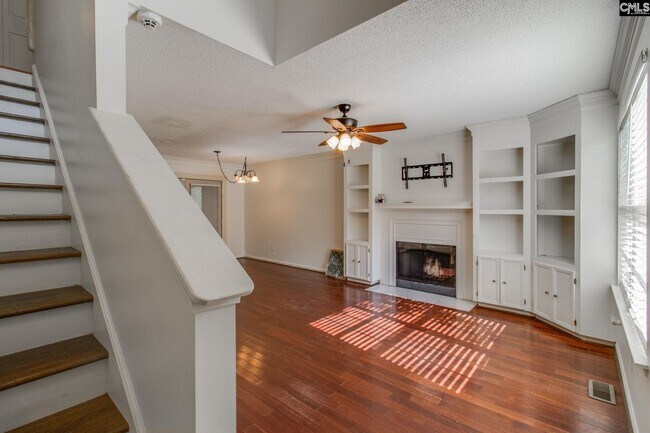 Building Photo - 19 Caddis Creek Ct
