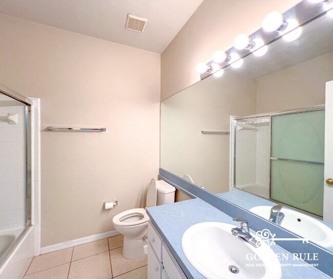 Building Photo - 4332 NW 34th Dr