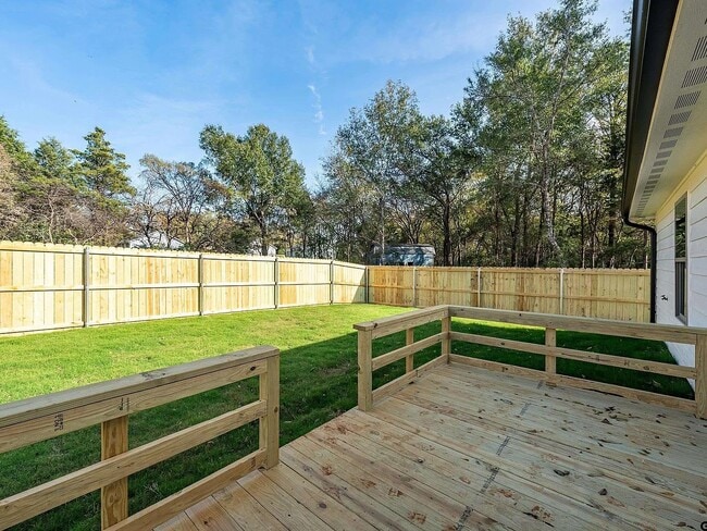 Building Photo - 215 Timberline Dr