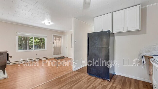 Building Photo - 164 Buckhill Rd