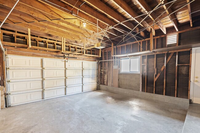 Building Photo - 9038 Whitaker Ave