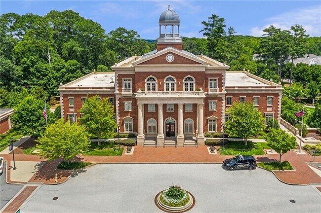 Building Photo - 2042 Juliette Ave