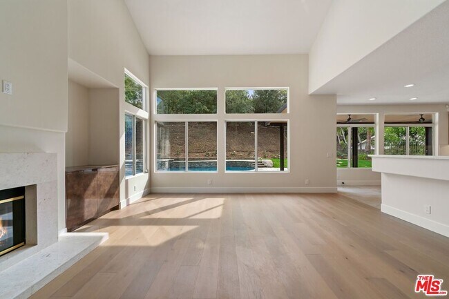 Building Photo - 18500 St Moritz Dr