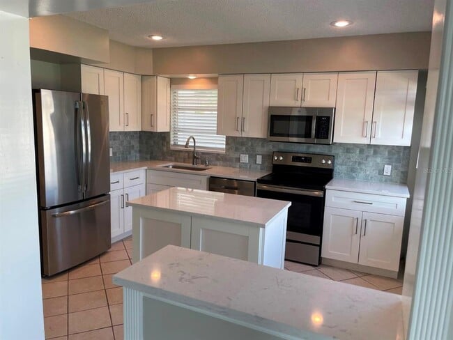 Building Photo - 419 12th Ave