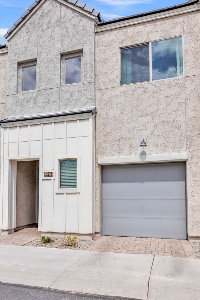 Building Photo - 2272 W Harmont Dr