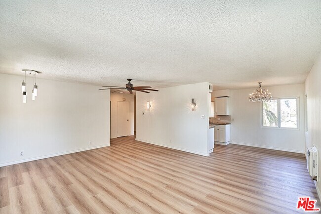 Building Photo - 12129 Beverly Blvd