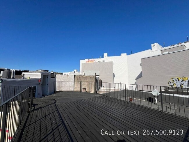 Building Photo - 2003 Amber St