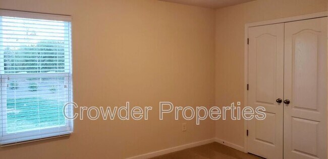 Building Photo - 8119 Paw Club Dr