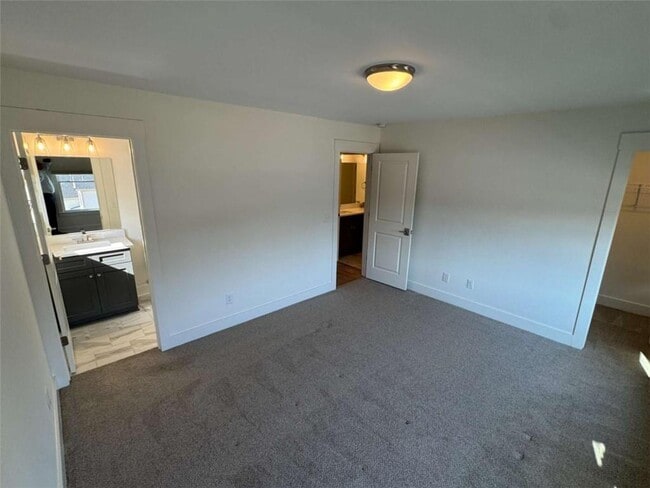 Building Photo - 2442 Mills Bend