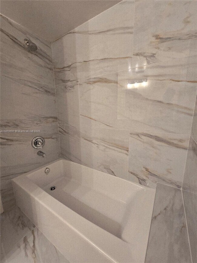 Building Photo - 204 Foxtail Dr