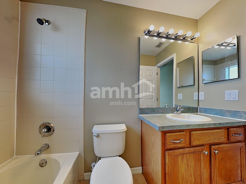 Building Photo - 1419 Hunterman Ln