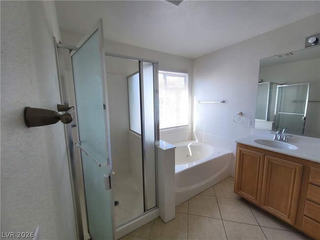 Building Photo - 10799 Flame Vine Ct