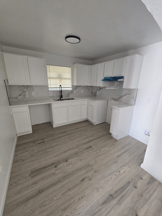 Building Photo - 3128 NW 33rd St