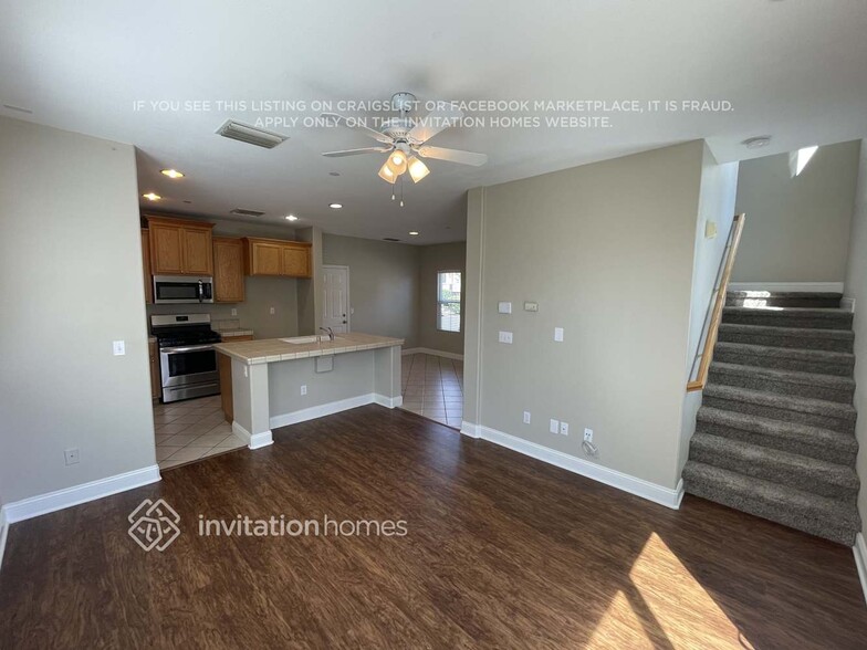 Building Photo - 614 Navigator Dr