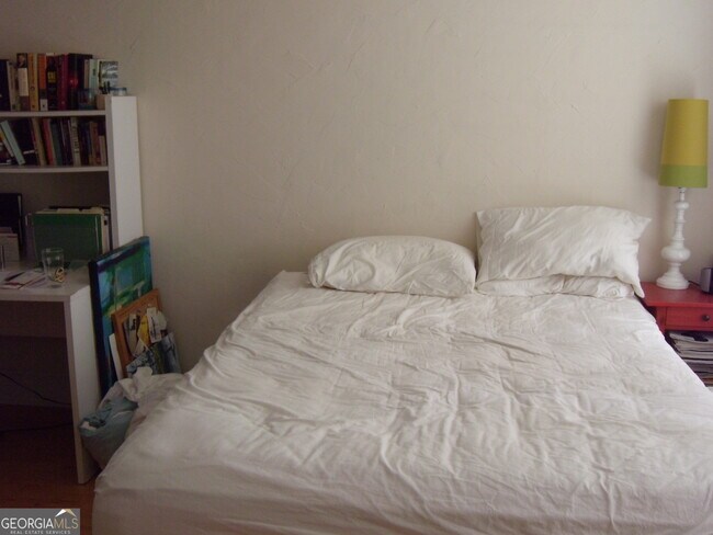 Building Photo - 815 Edgewood Ave NE