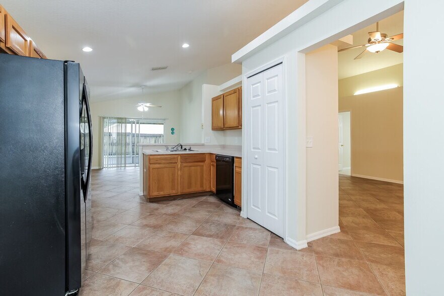 Building Photo - 10710 Wildlife Pl