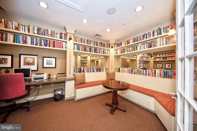 Building Photo - 519 Ensemble Ct
