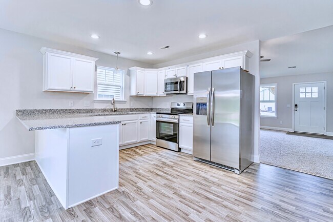 Building Photo - 819 Marple Pl