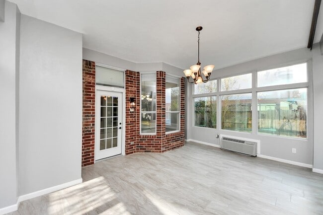 Building Photo - 20922 Whitevine Way