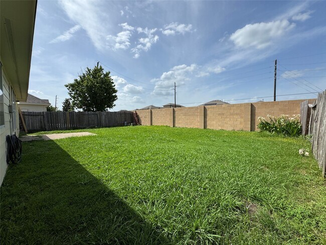 Building Photo - 5907 Yaupon Ridge Dr