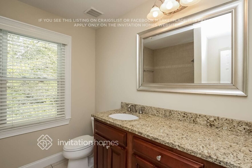 Building Photo - 435 Clubfield Dr