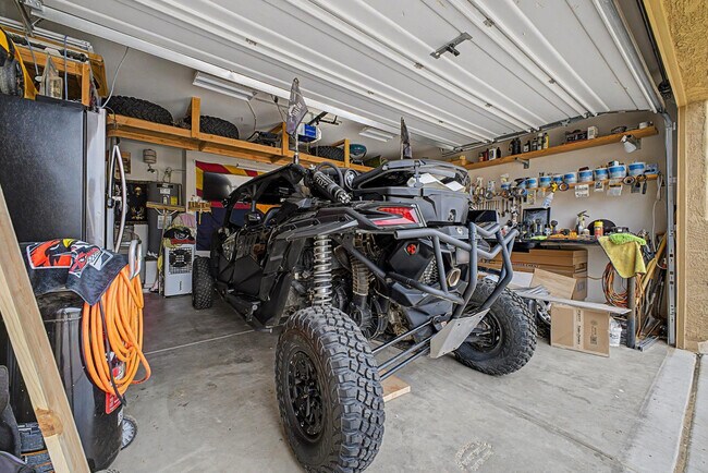 Building Photo - 18235 W Ida Ln