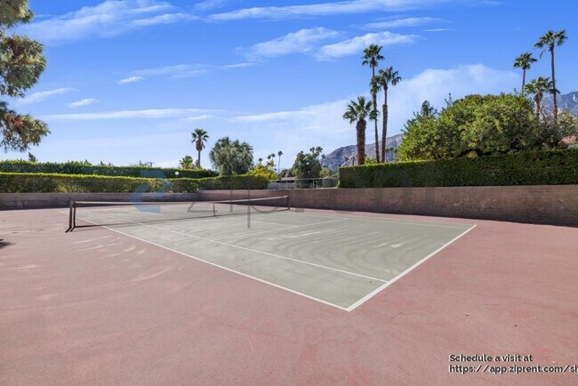 Building Photo - 2825 N Los Felices Rd