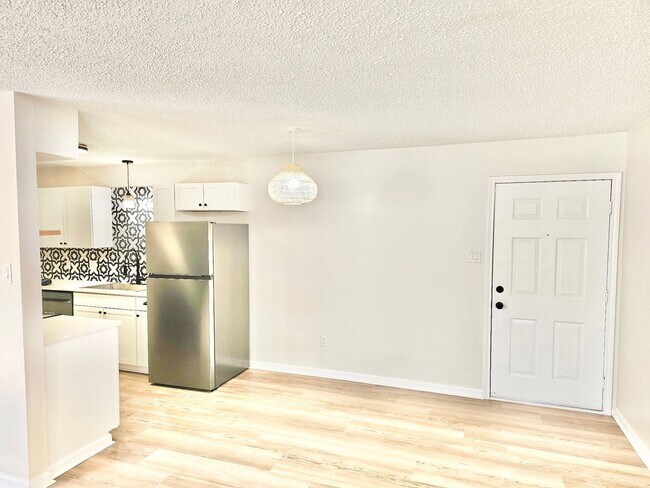 Building Photo - Place to call home