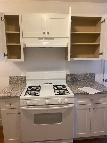 Building Photo - 3402 Mayfair Dr S